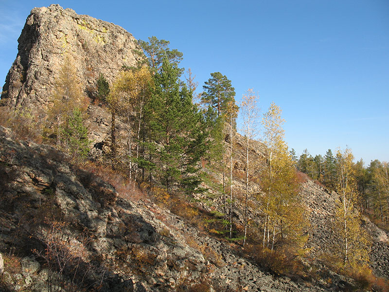Главный останец (1180 м) с северо-запада